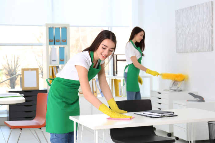 Professionelle Treppenhausreinigung für einladende Eingangsbereiche