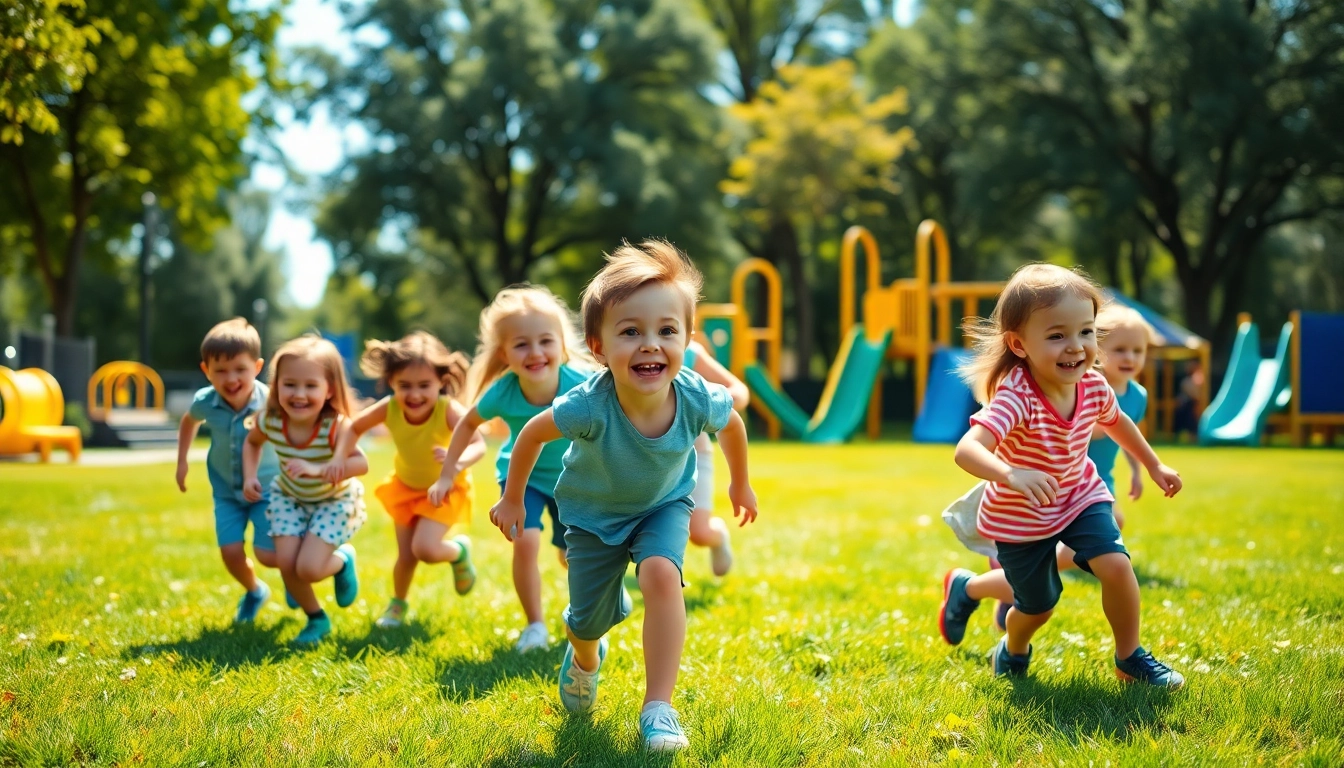 Bewegungsspiele mit Kindern, Details jetzt lesen in buntem, froehlichem Setting.